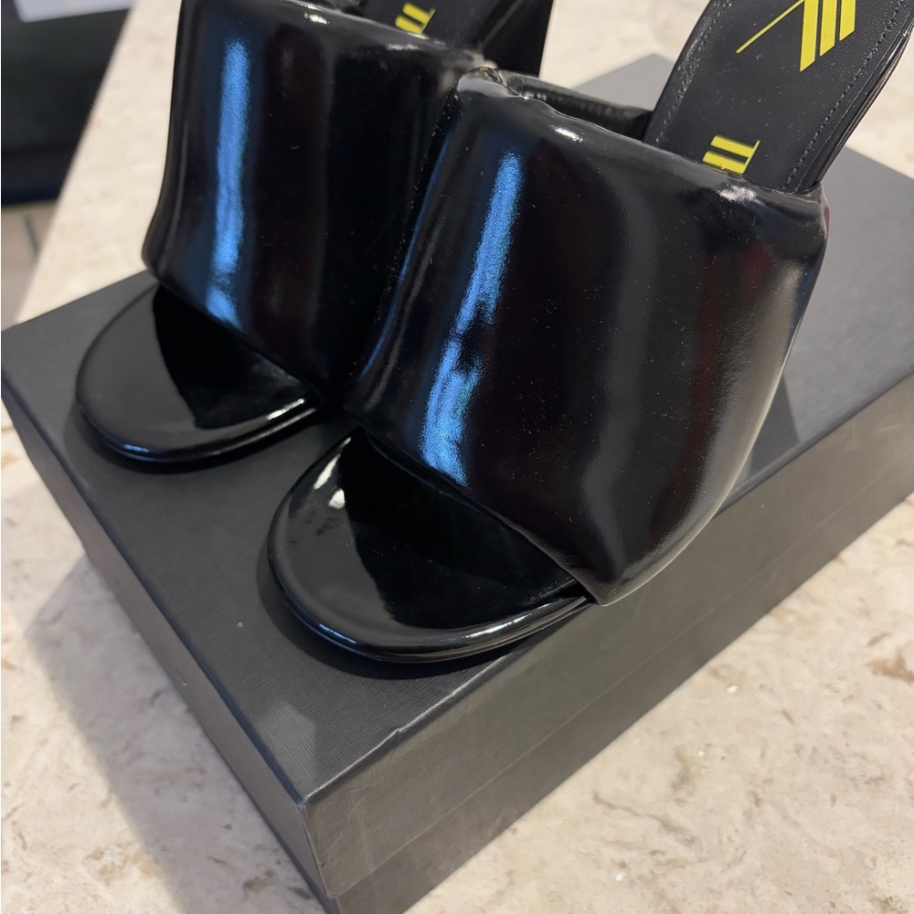 Black Women's Heeled Sandals